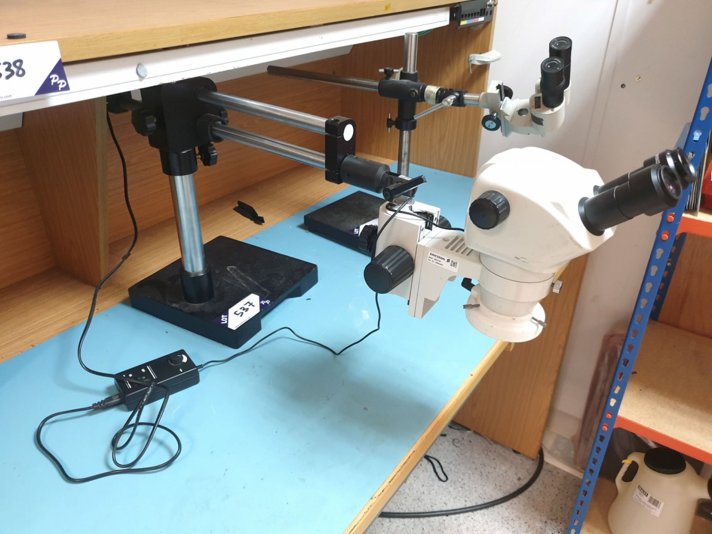 Vision SX45 lab microscope on stand with light sou...