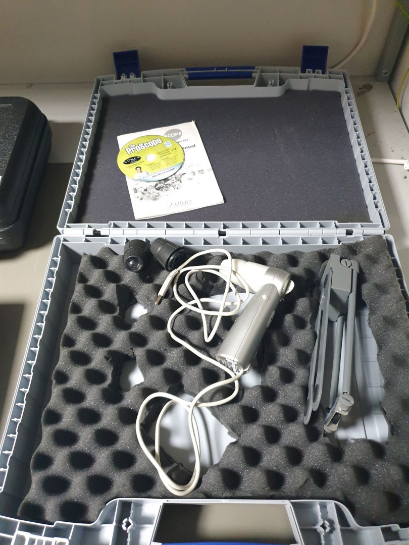 Scalar UM02-SUZ-01 digital USB microscope in case