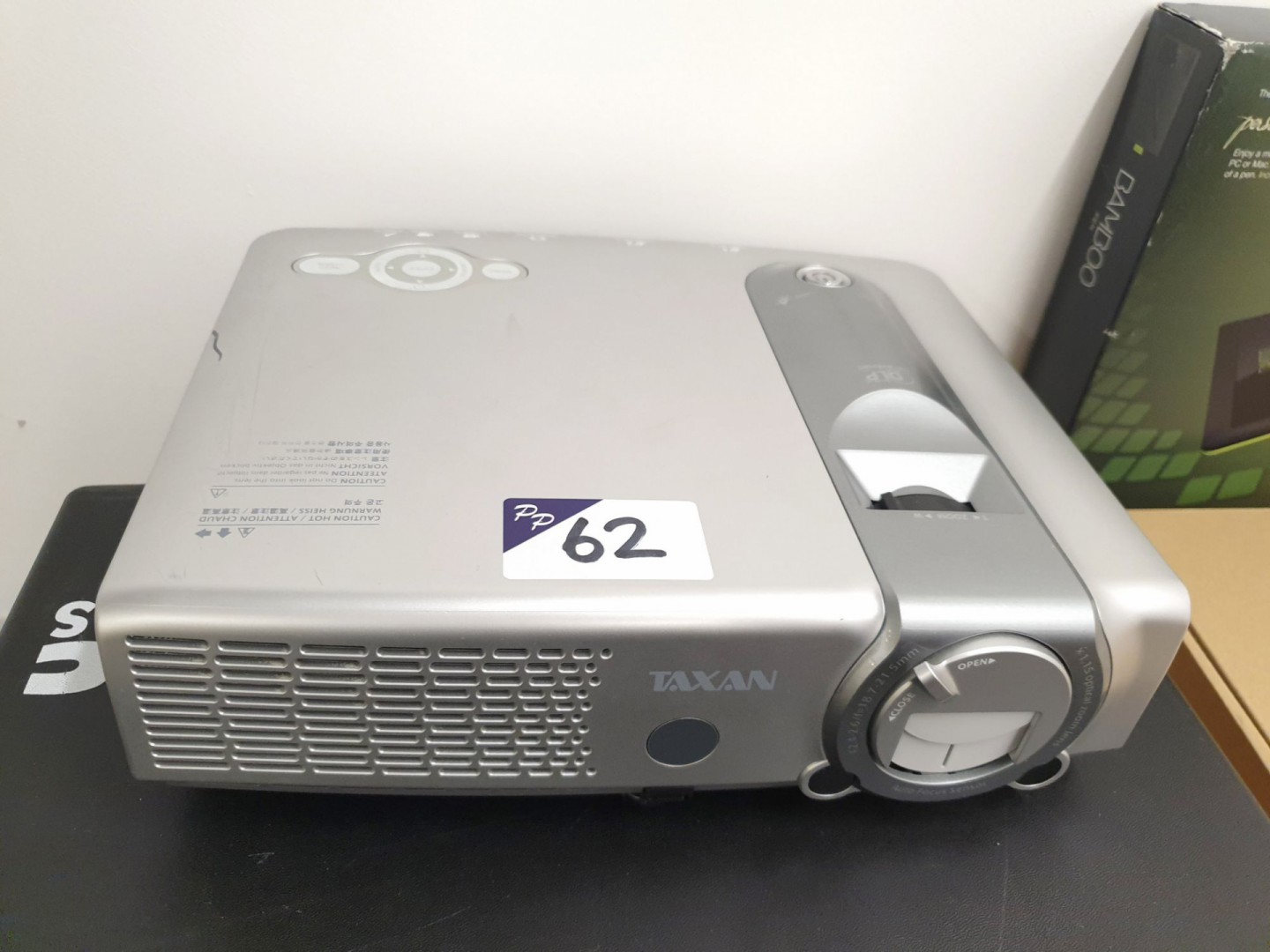 Taxan RS232C projector
