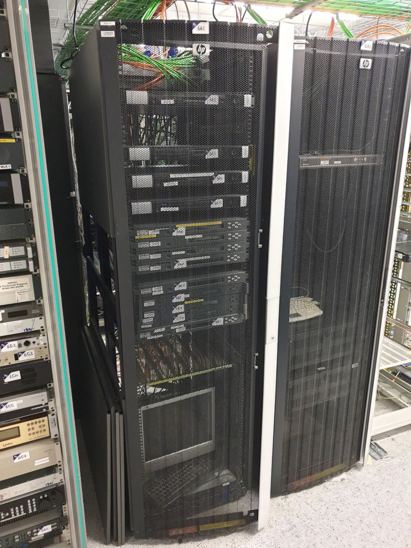 HP mobile server rack