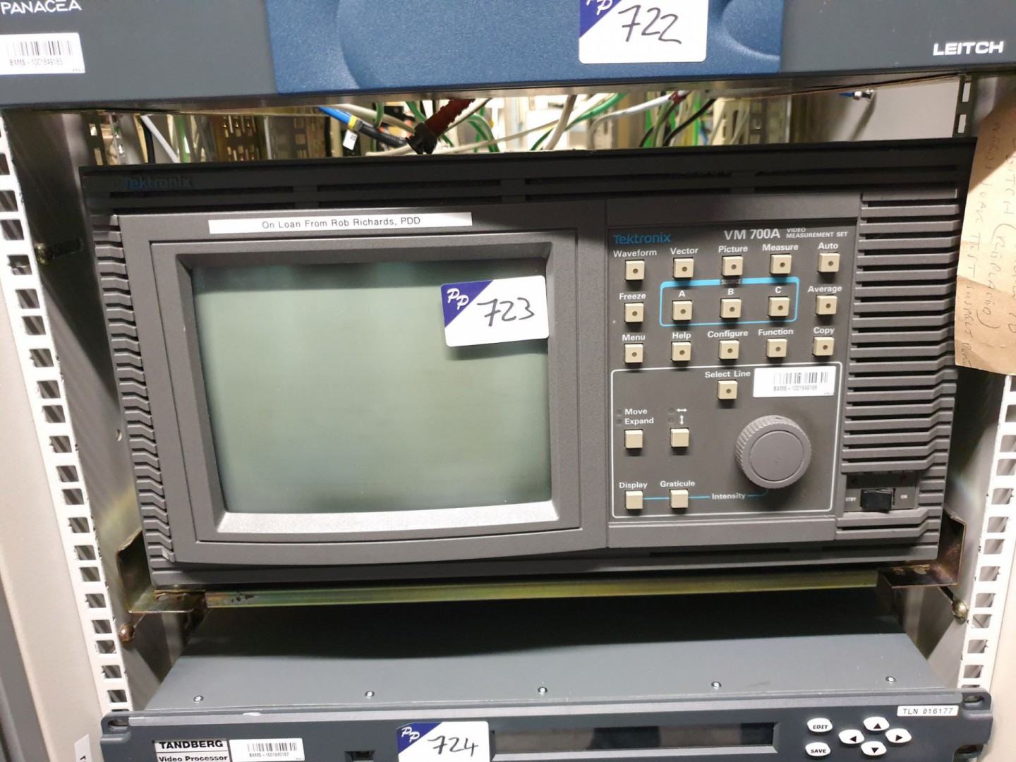 Tektronix VM700A video measuring set