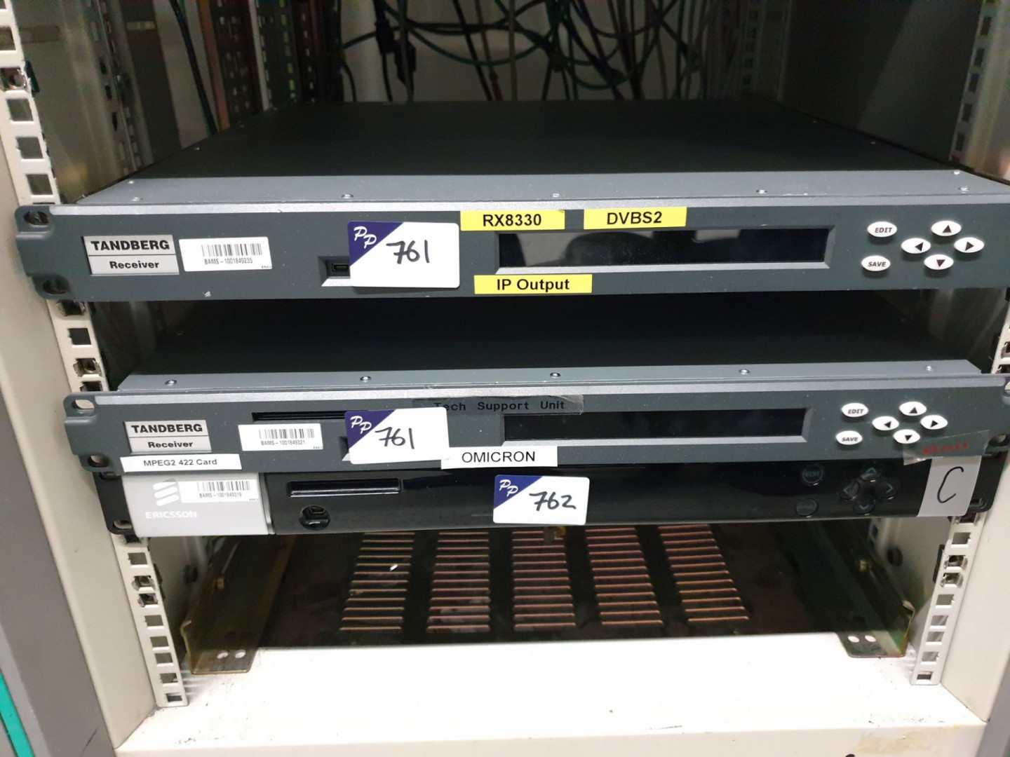 2x Tandberg RX8200 receivers