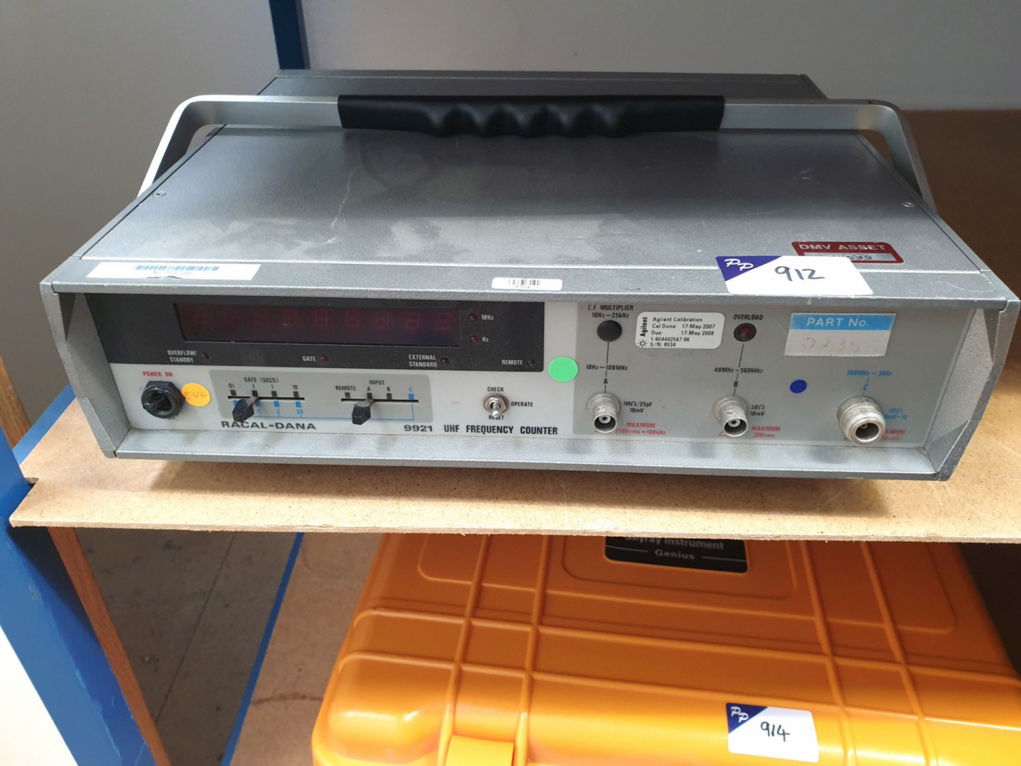 Racal Dana 9921 UHF frequency counter