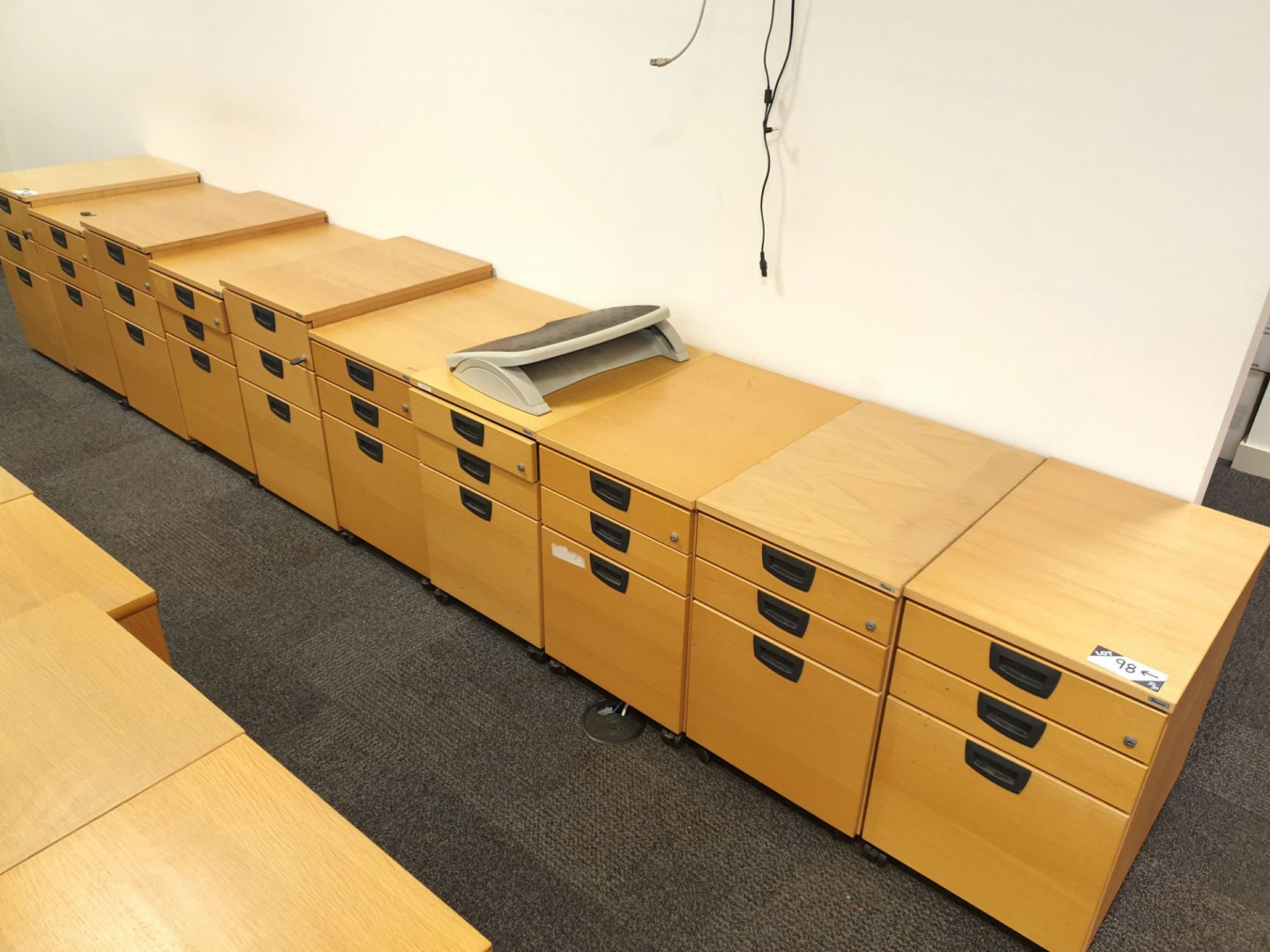 10x Kinnarps matching 3 drawer pedestal units