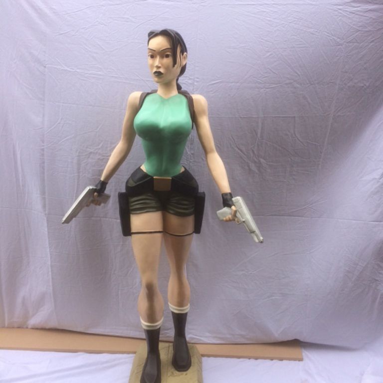 Original resin life size Lara Croft - Designed & P...