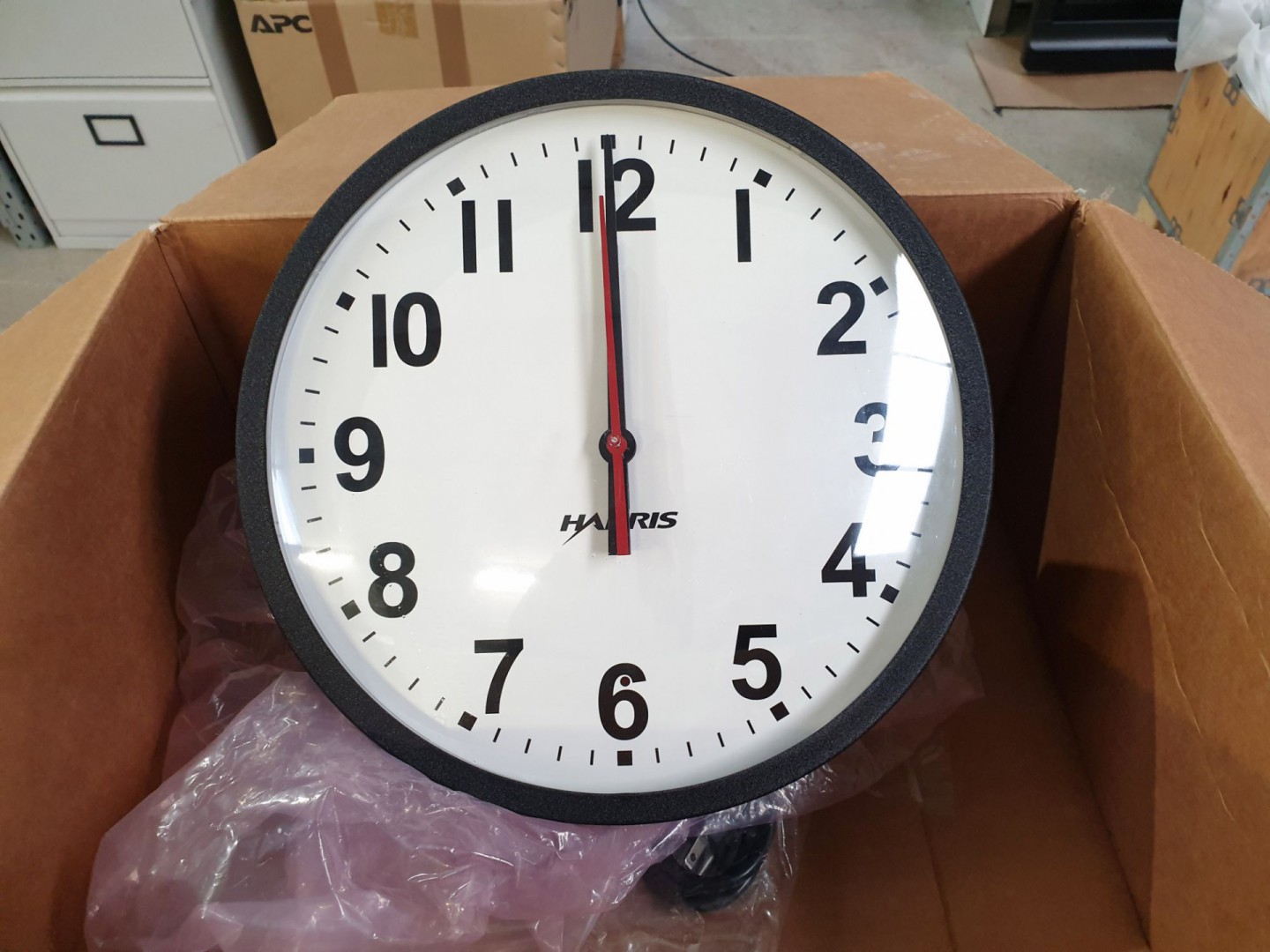 Harris ADC-A12C31 analog studio wall clock, input...