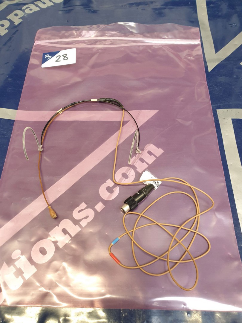 Brown DPA 4066 stage microphone