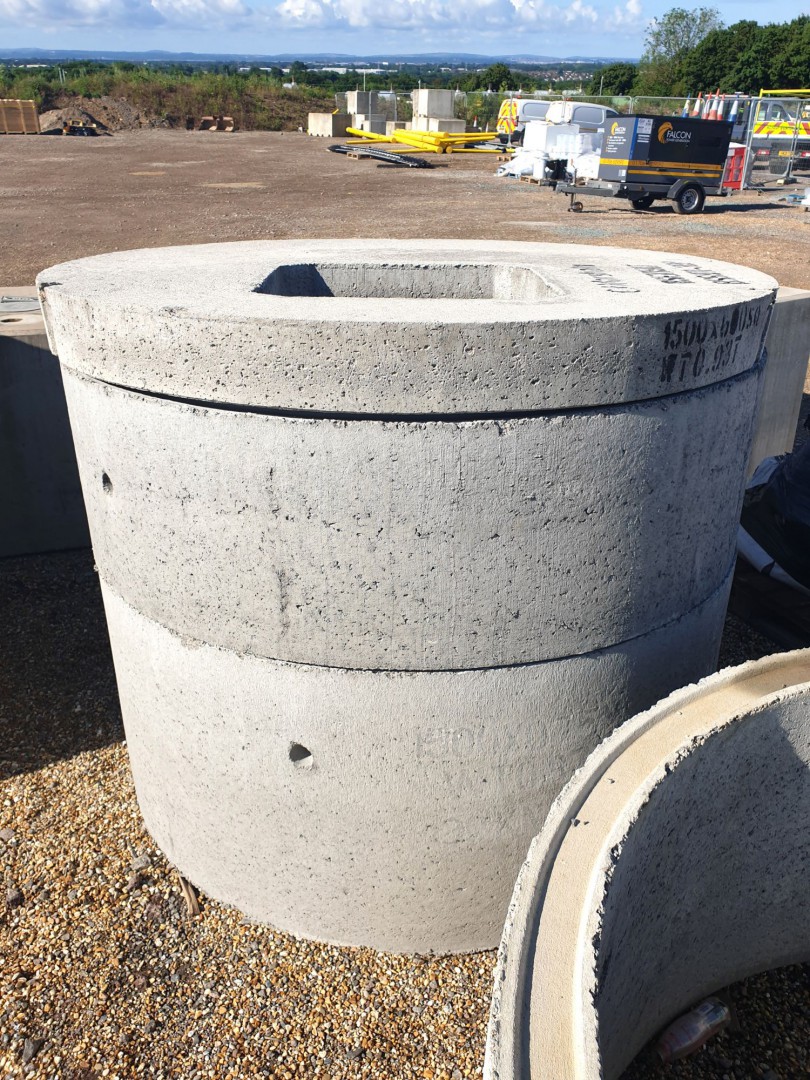 2x Marshall Mells 1500x500mm concrete drainage rin...