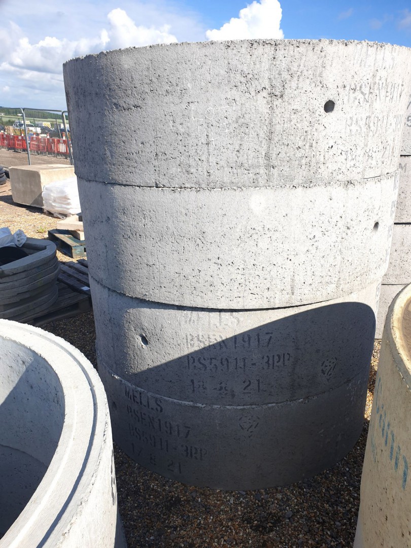 4x Marshall Mells 1500x500mm concrete drainage rin...
