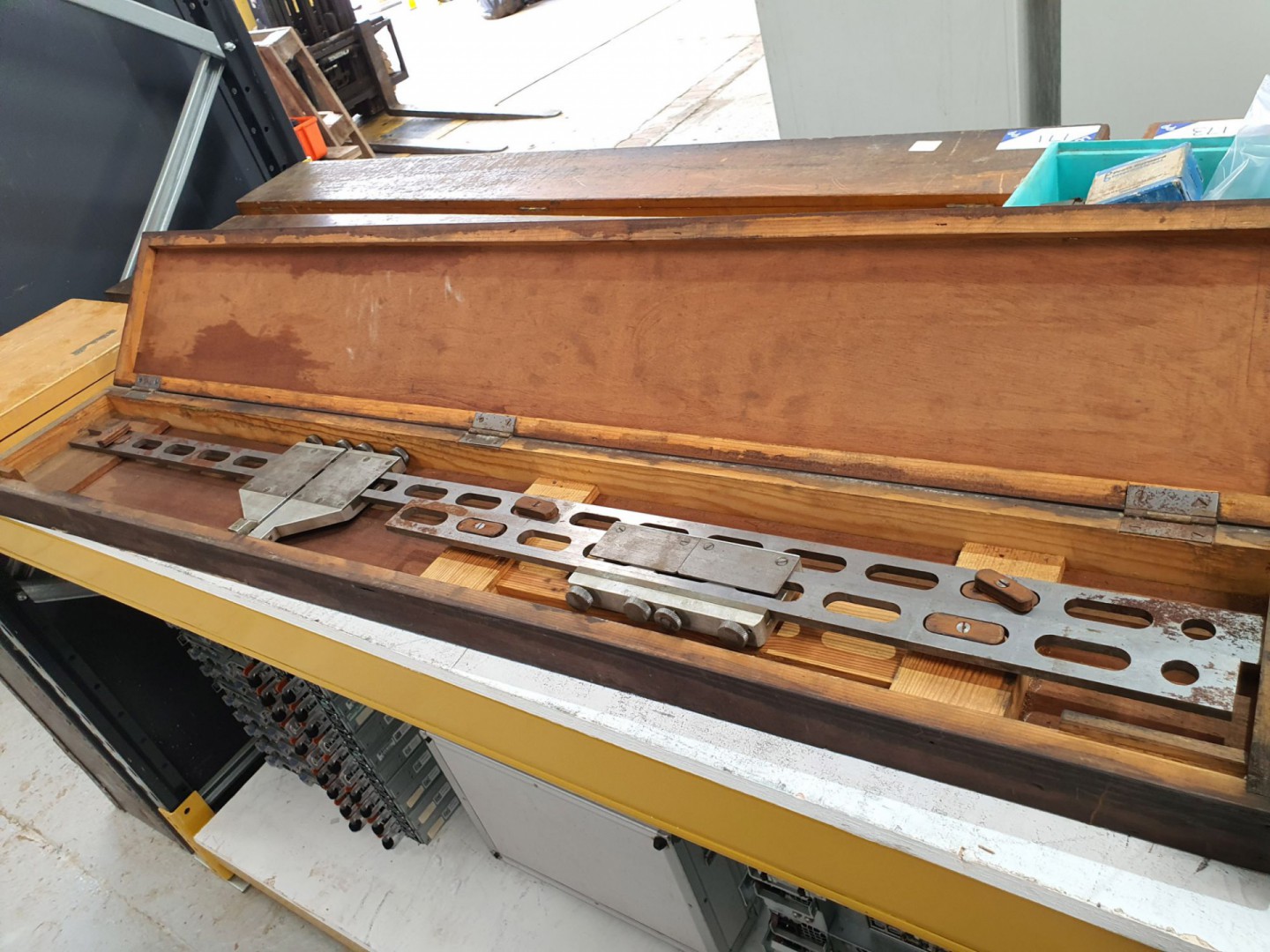 2x Engineers trammels rails, 1220mm, 600mm in wood...