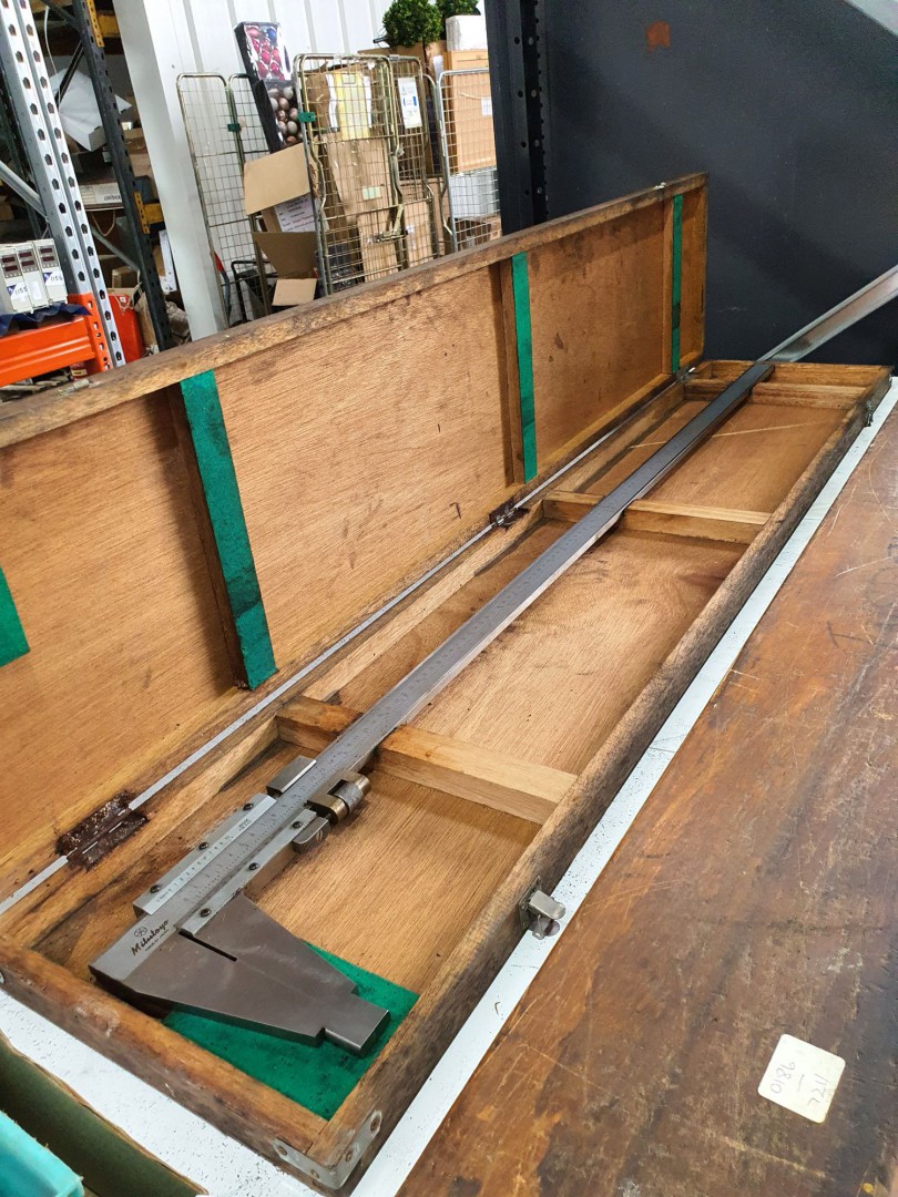 Mitutoyo 40" vernier in wooden case - Lot Located...