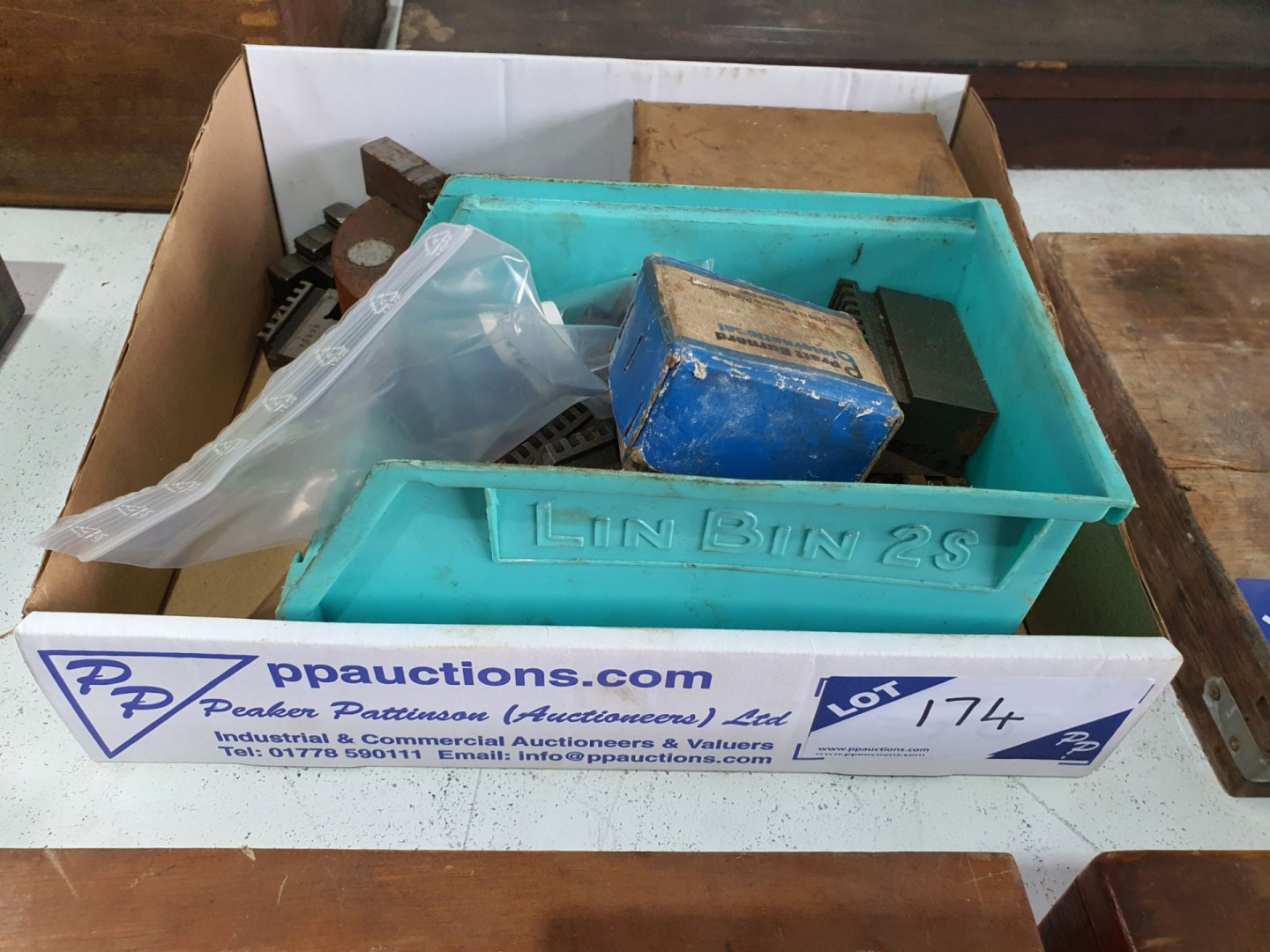 2x 3 jaw chucks inc: various jaws, 120mm, 130mm -...