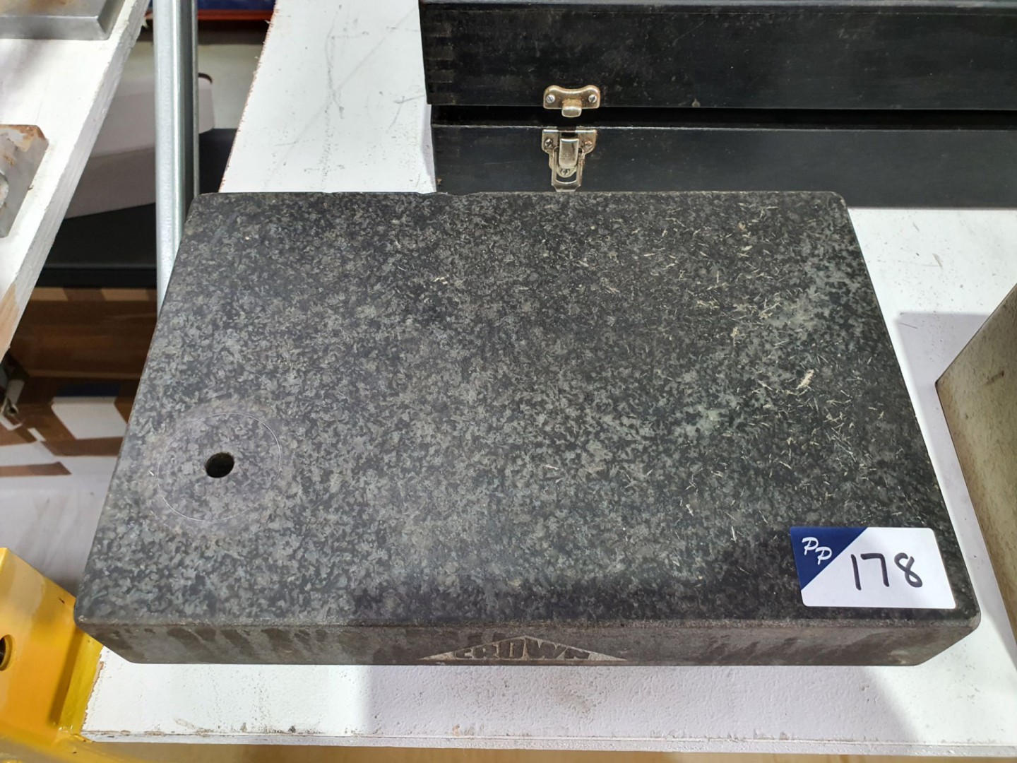 Crown 310x200mm bench type granite surface plate -...