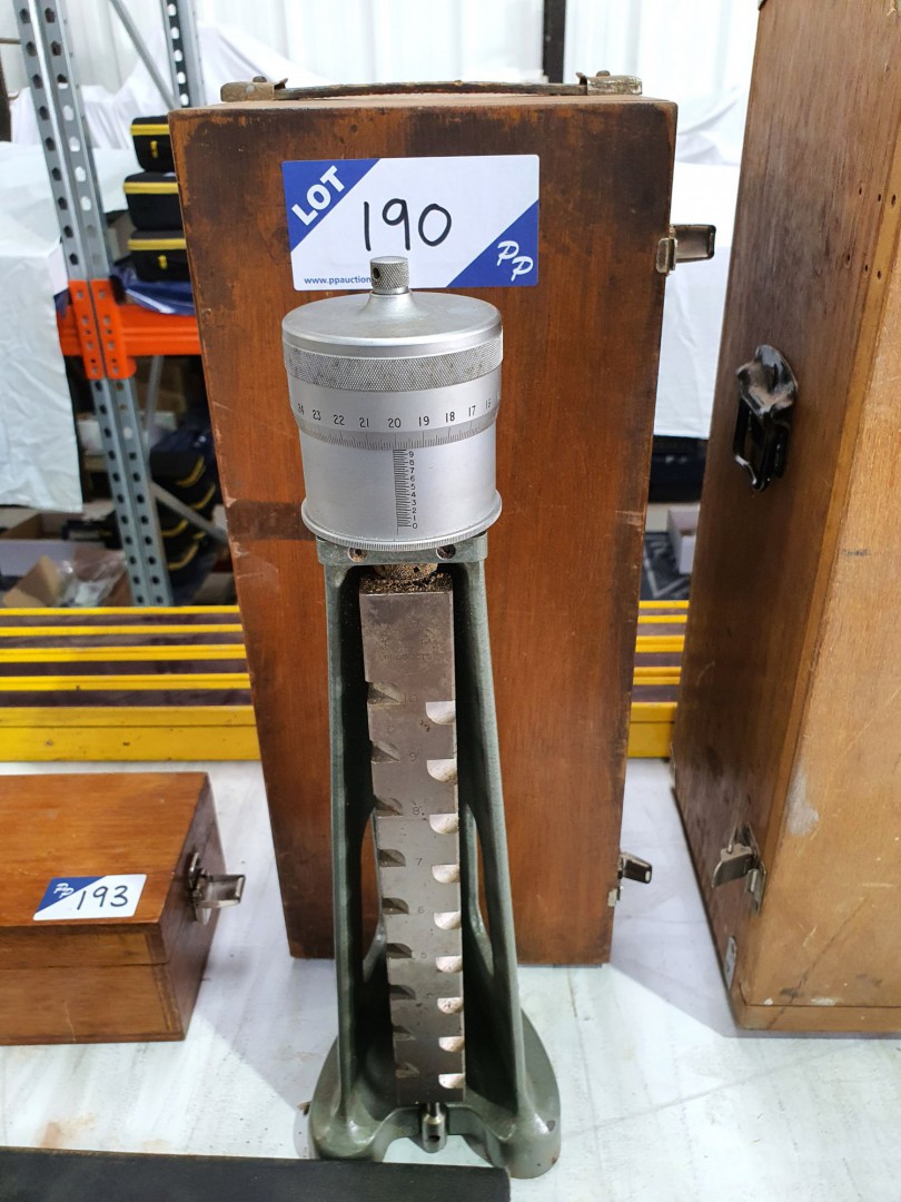 Pitter 10" Hommel height gauge in wooden case - Lo...