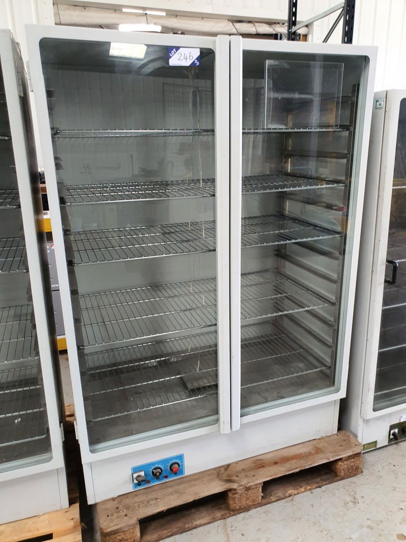 Genlab DC1000 multishelf double door drying cabine...
