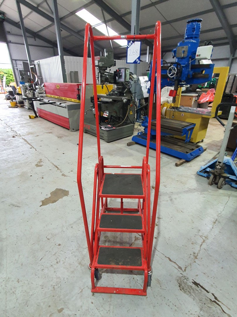 Plastor red mobile 3 step safety steps - Lot Locat...