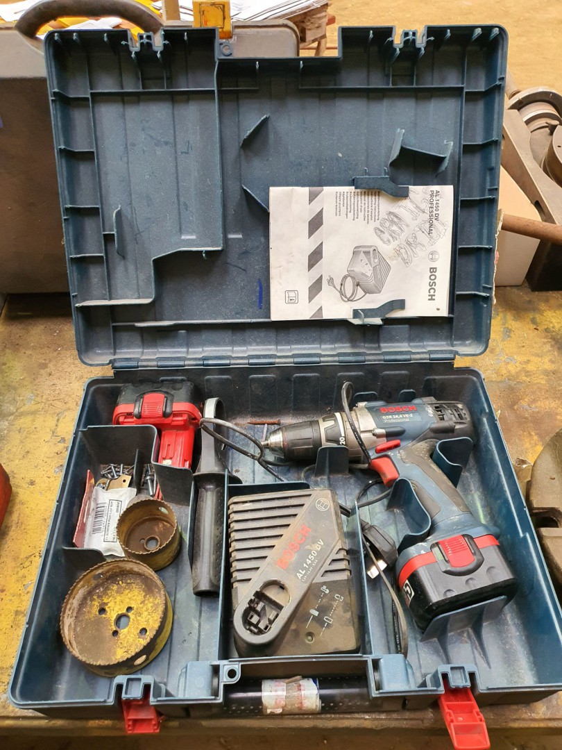 Bosch GSR 14.4 VE-2 battery drill inc: 2 batteries...