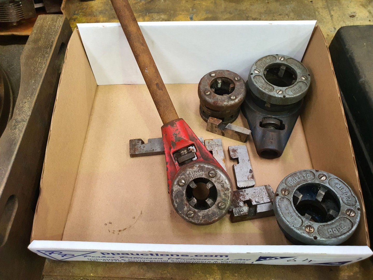 Presto manual pipe threader, various sizes - Lot L...