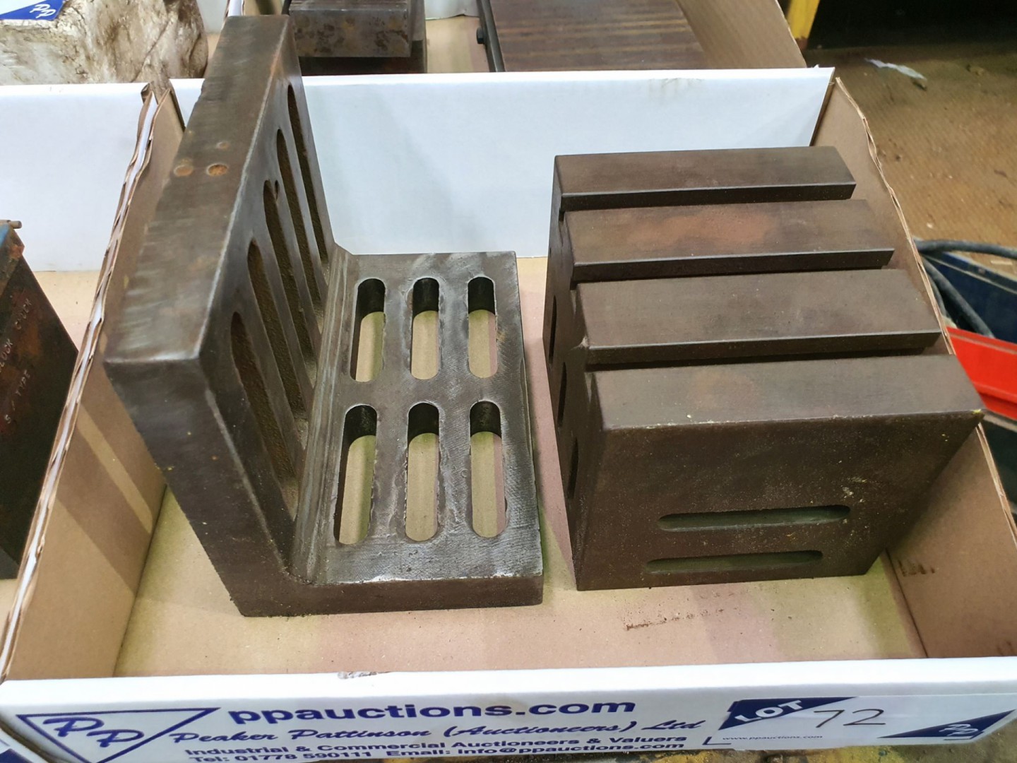 CI angle plate, 130x180x200mm, CI slotted cube, 13...