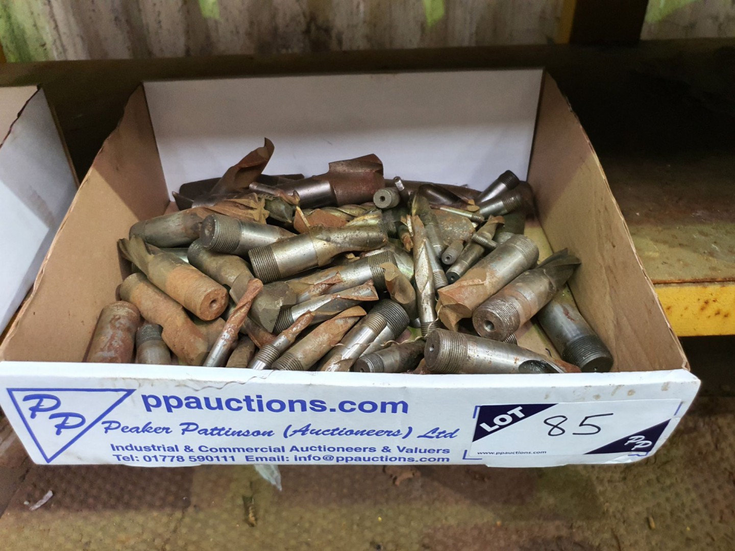 Qty various HSS end mills - Lot Located at: LE, Do...