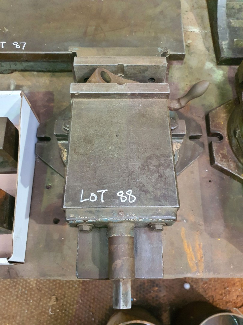 Jones & Shipman 150mm machine vice on tilt & turn...