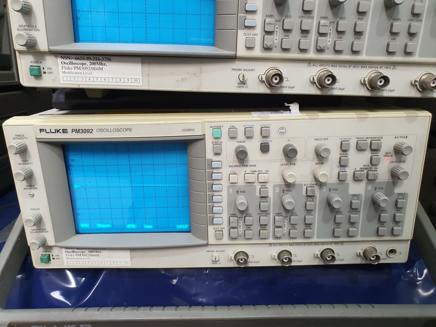 Fluke/Phillips PM3092 200MHz, 2+2 channel oscillos...