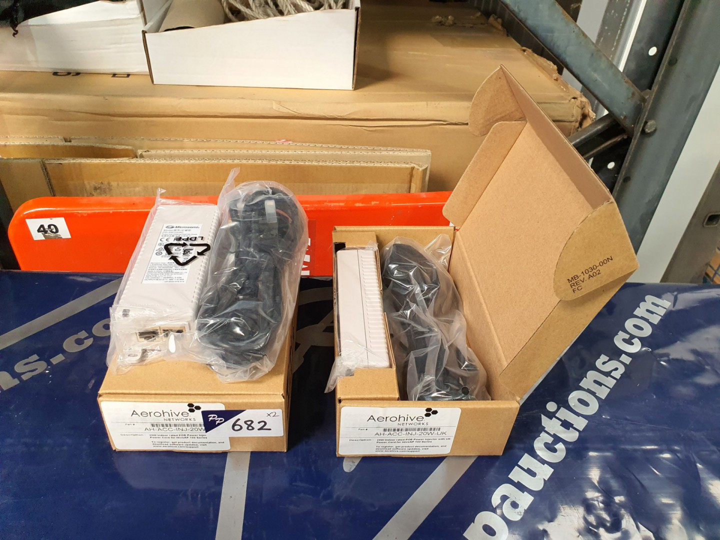 2x Aerohive Networks AH-ACC-INJ-20W-UK 20W power s...