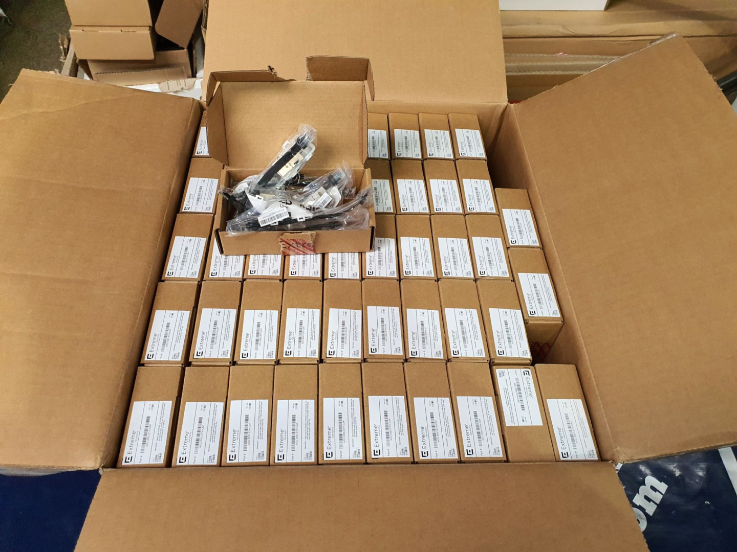 49 boxes Extreme ACC-305C-ETH-CAP ethernet ports /...