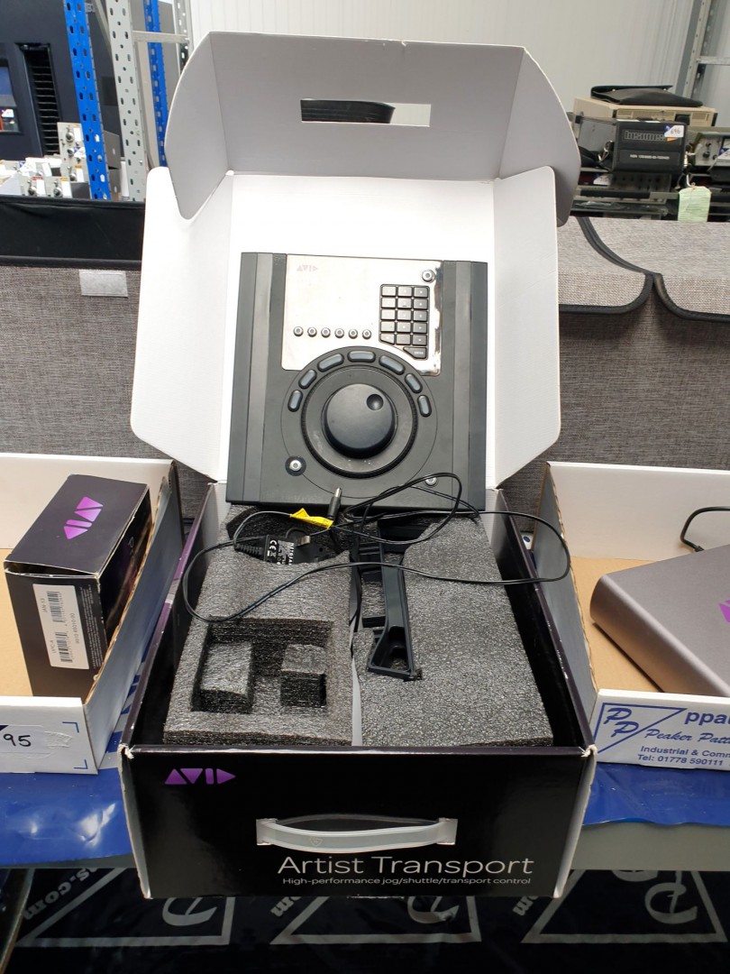 AVD artist transport control (boxed)