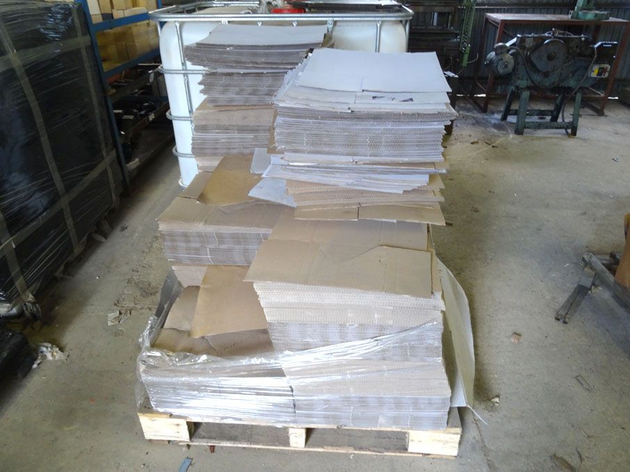 Qty cardboard postage packets, 230x180x30mm approx...