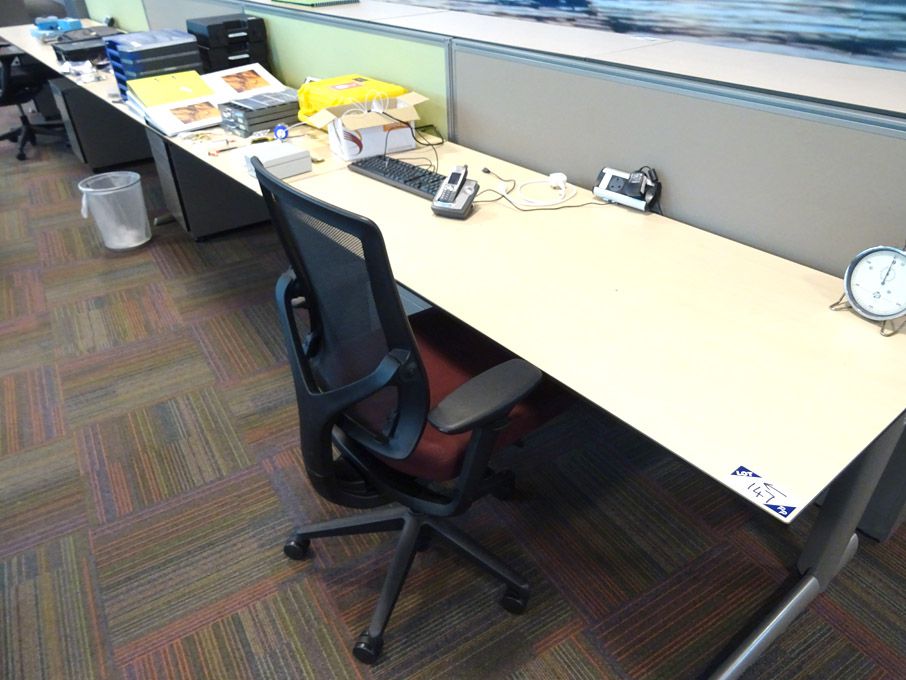 4x Ahrend maple 1800x800mm desks with 2x Allsteel...