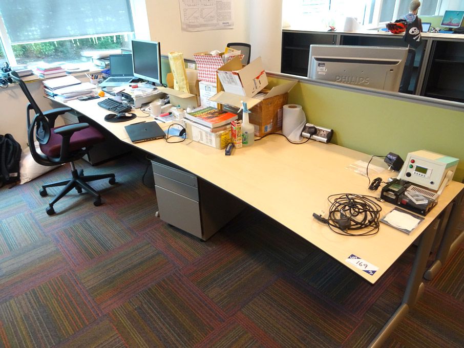 4x Ahrend 1800x900mm maple office desks, 2x grey m...