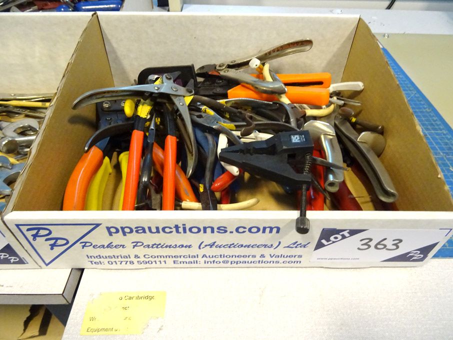 Qty various pliers, wire cutters, circlip pliers e...