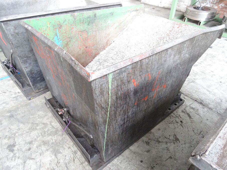 980x1560x750mm forkable tipping skip