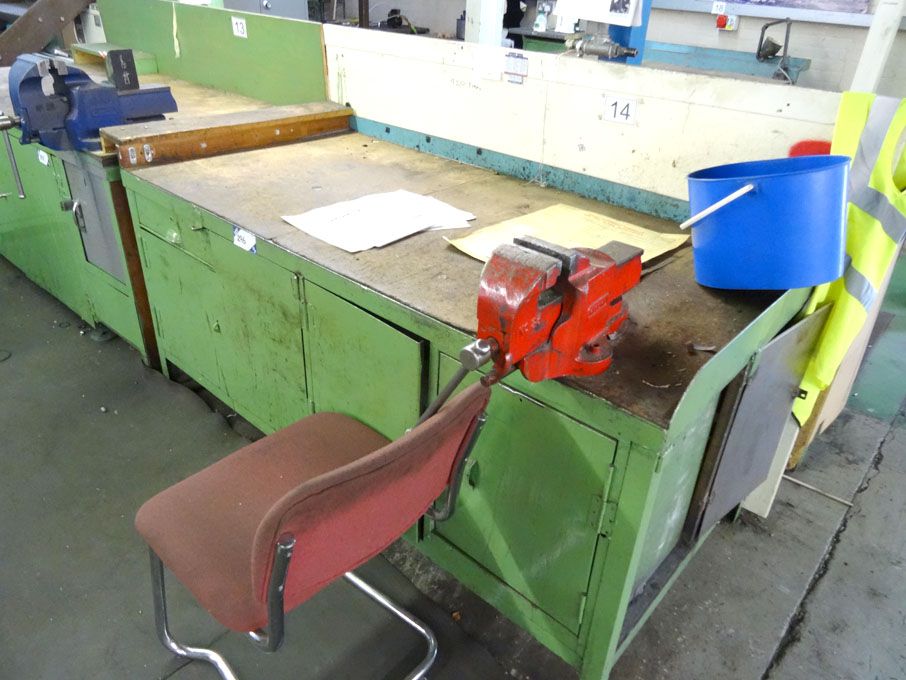 1900x900mm metal frame workbench with Record No25...