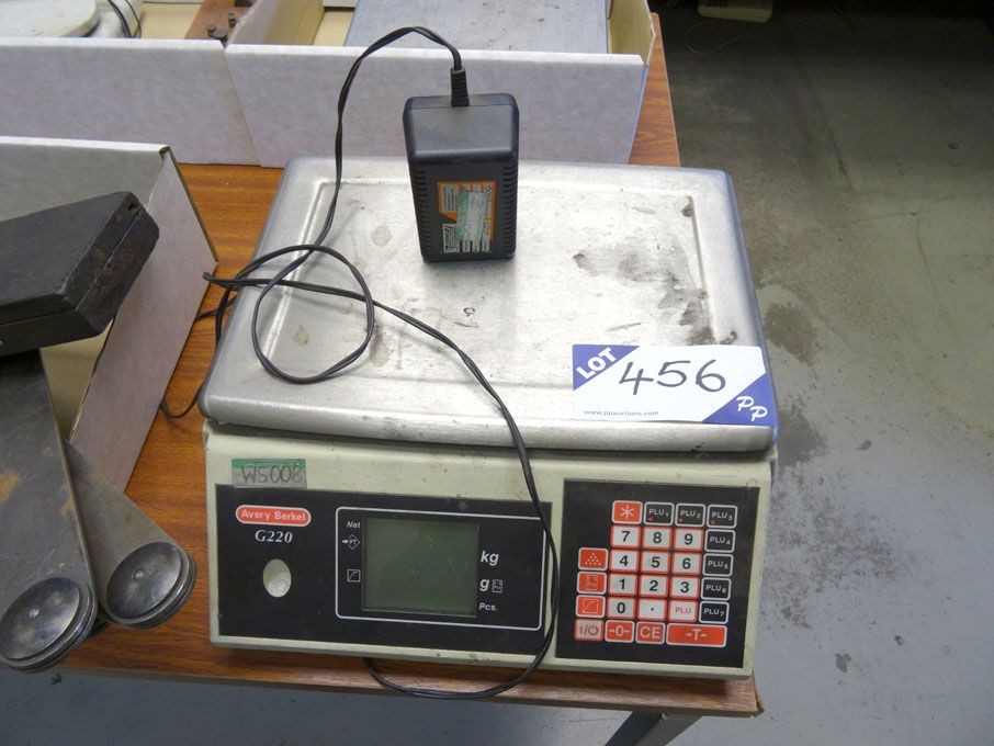 Avery Berkel G220 digital scales, 30kg x 1g capaci...