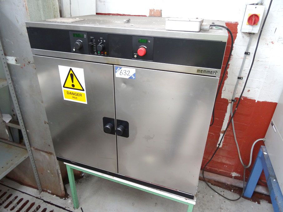 Memmert ULP600 electric oven, 2400W, 220degC max t...