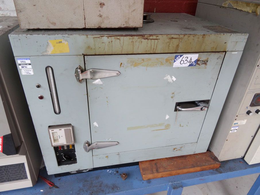 B&T electric fan assisted oven, 200degC max temp,...
