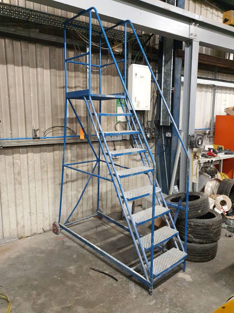Mobile 9 step safety steps, 150kg SWL