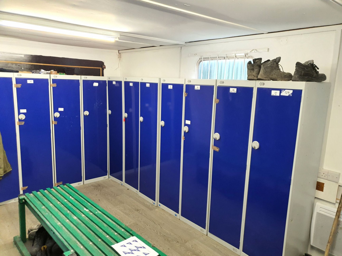 12x blue / grey single door lockers, 450x1800x450m...