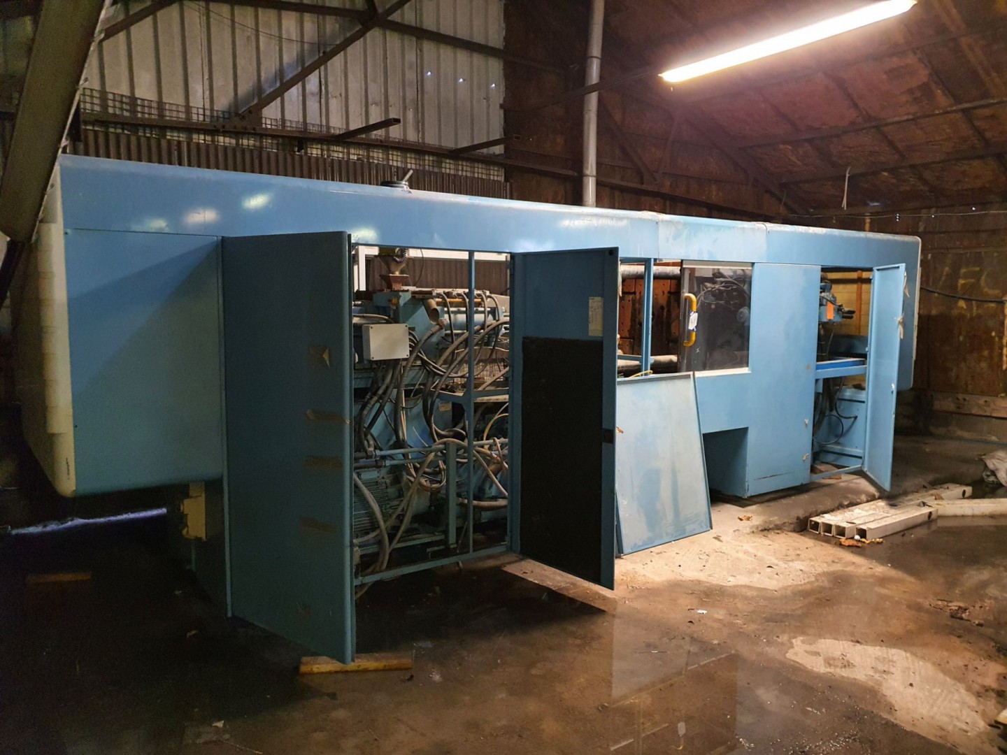 Biraghi Monza Sintesi 300 injection moulding machi...