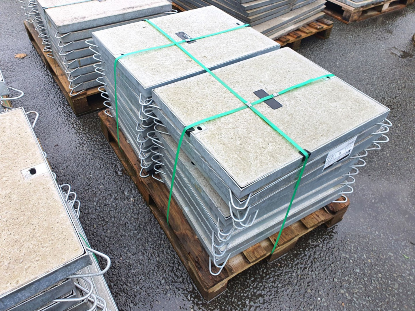 20x concrete 700x540mm lid covers in galvanised tr...