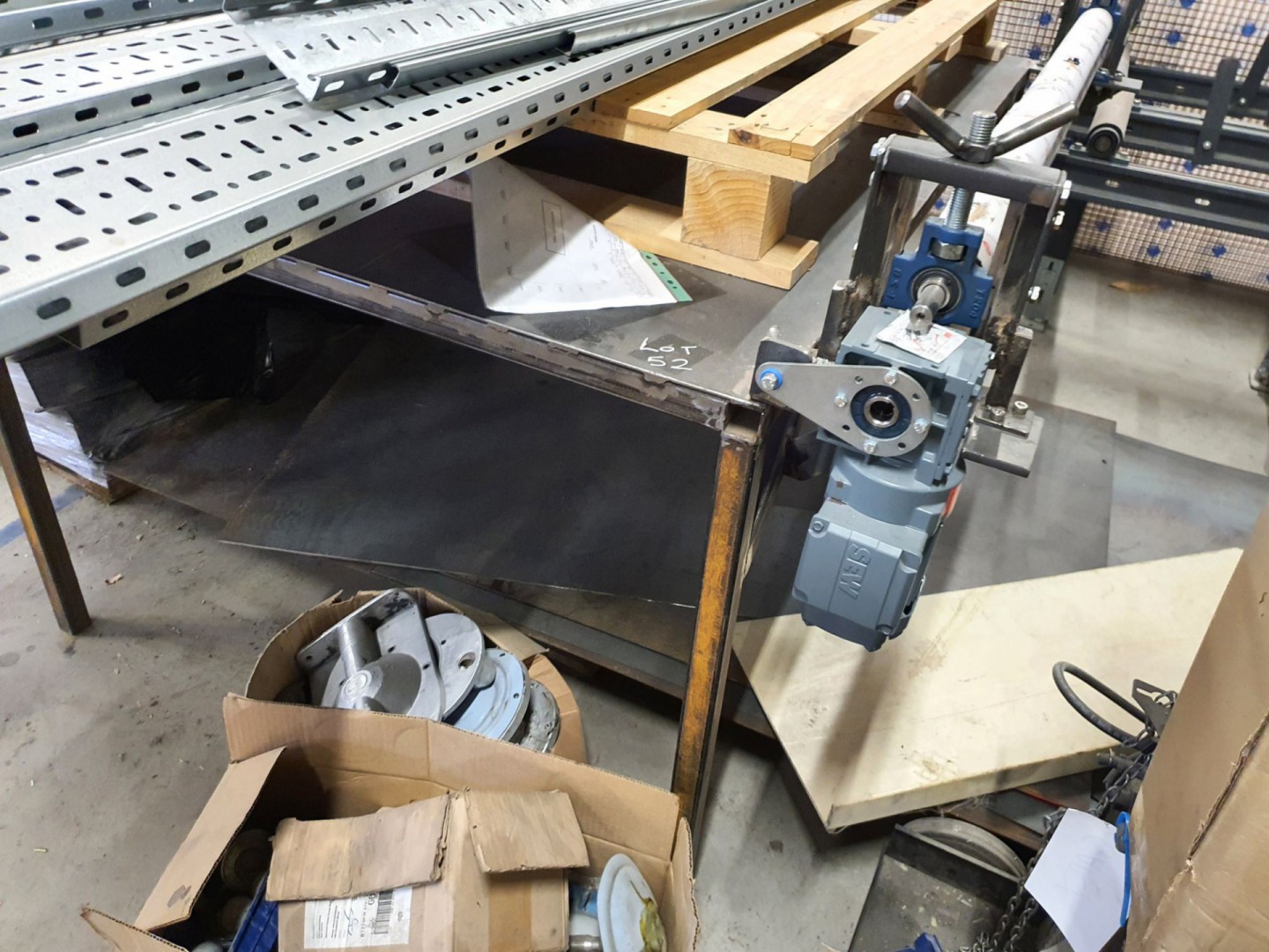 Steel cutting workbench, 1800x1200mm inc: electric...