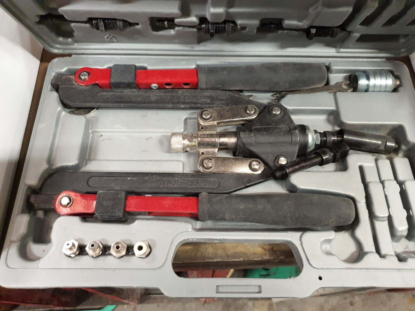 NCG stud / bearing puller in case