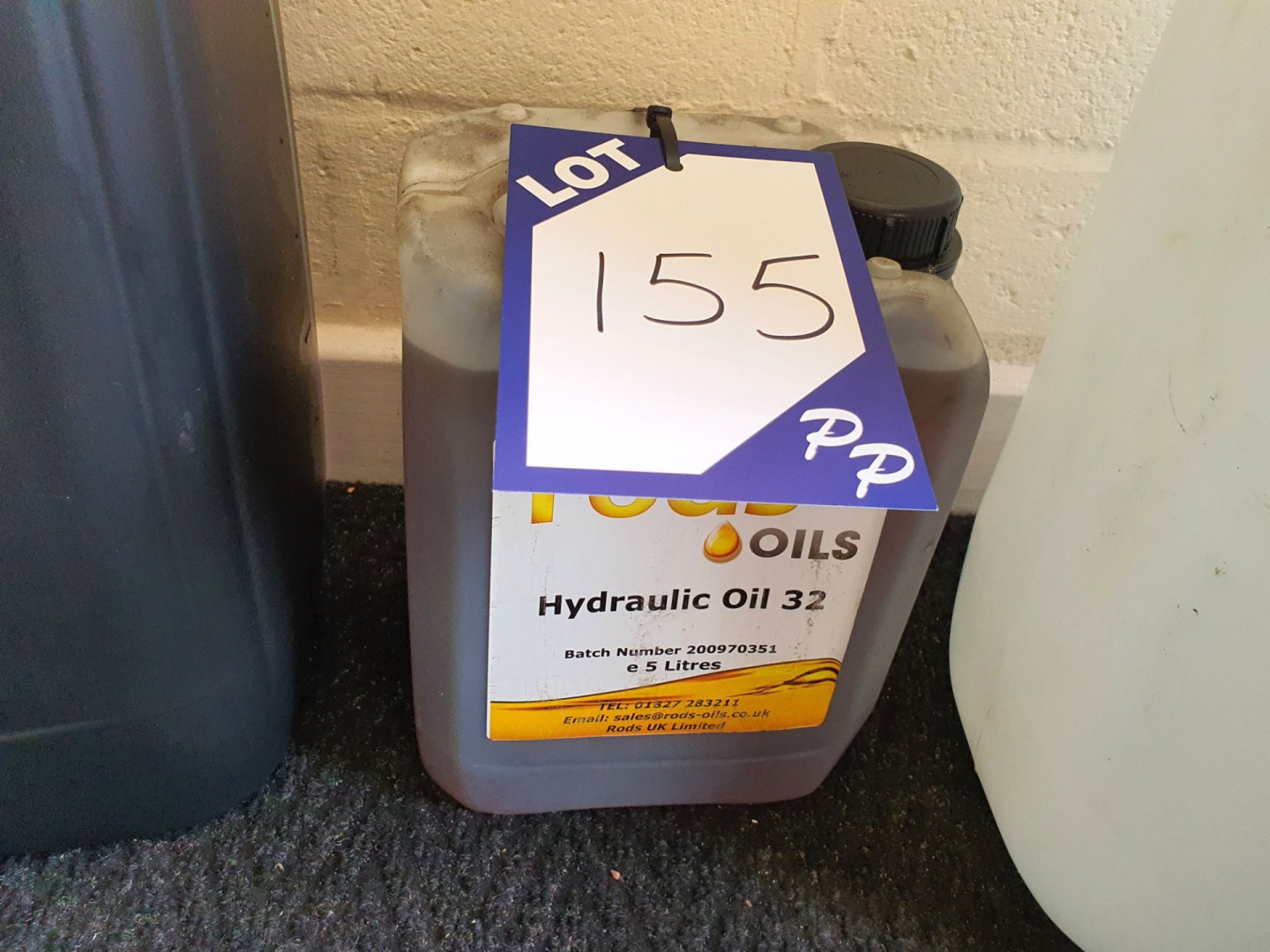 Rods hydraulic oil 32, 5 litres (unused)