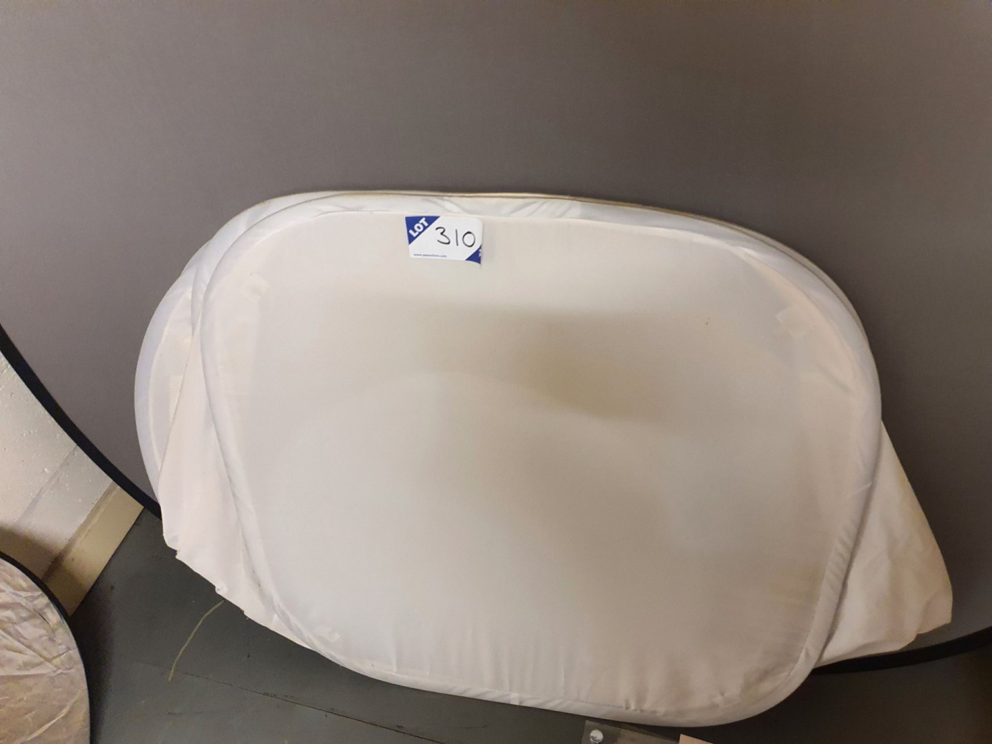 White studio reflector screen, 800x800mm