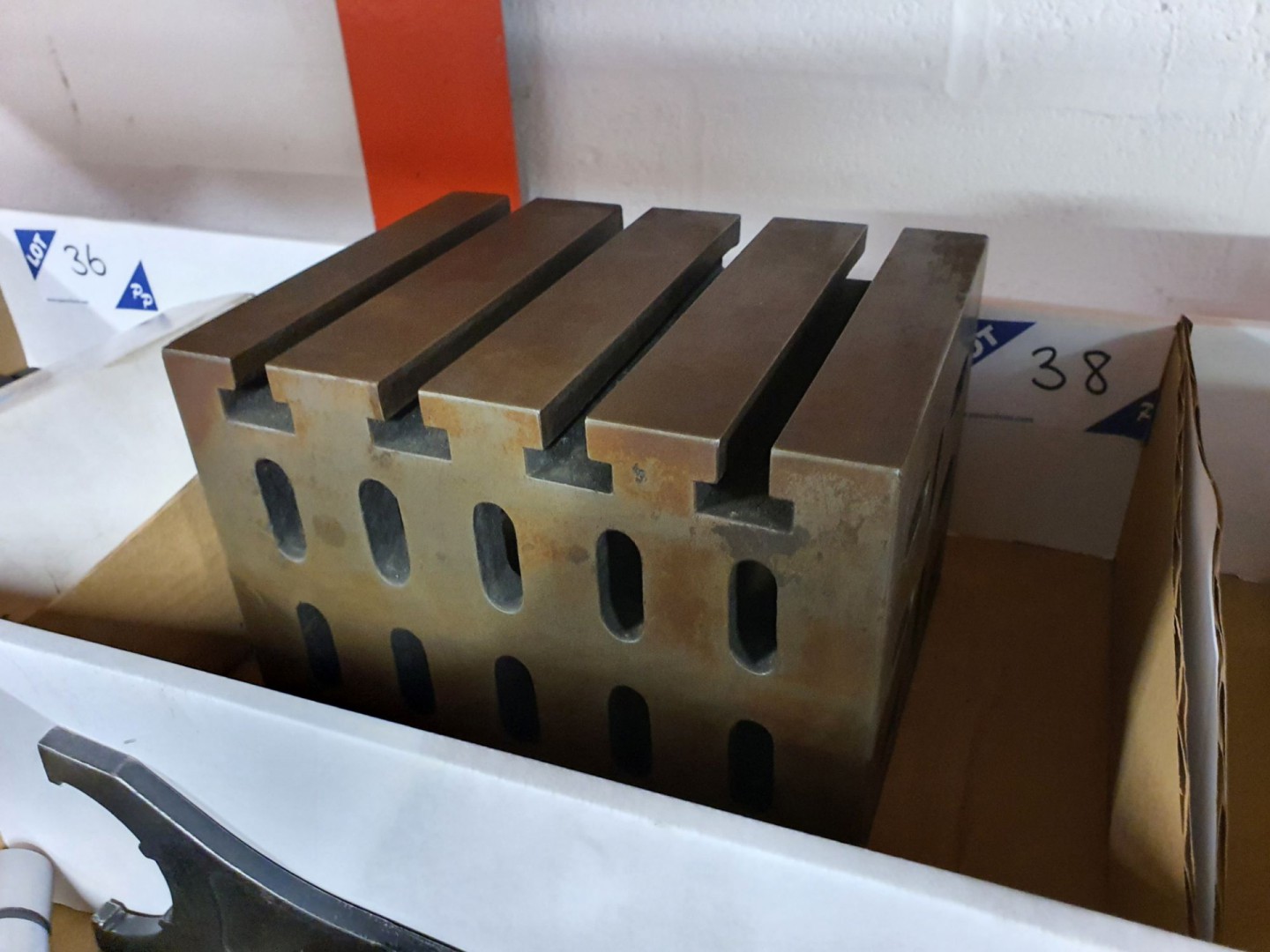 230x180mm CI cube
