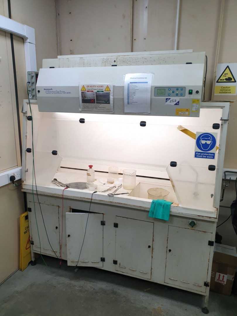 Monmouth Circulaire 1400 fume cabinet, 1740x600mm...