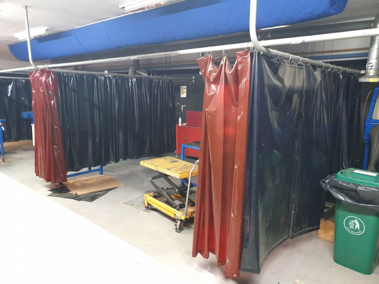 Qty Futuris 6x6ft orange & black welding curtains