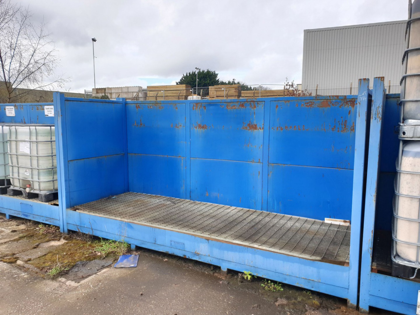 Metal IBC stand, forkable, 3700x1250mm capacity